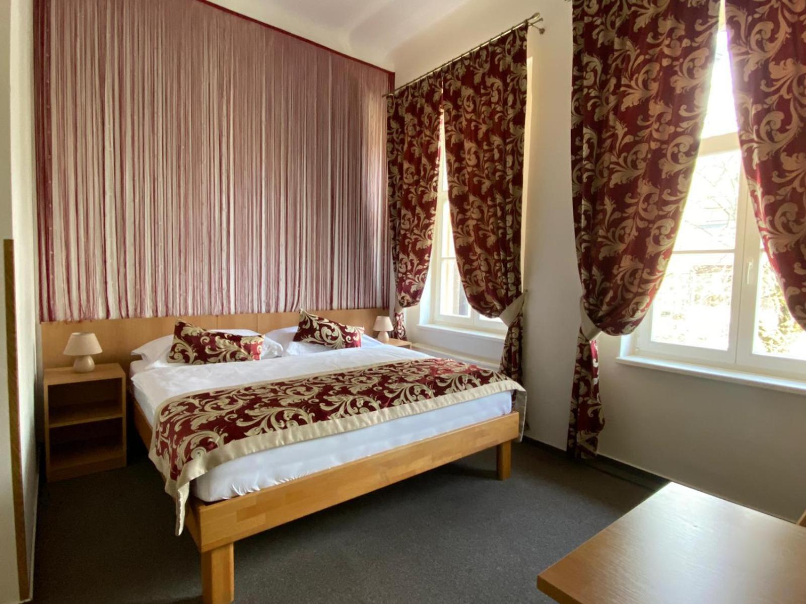 Hotel Mezni Louka Hrensko Bagian luar foto