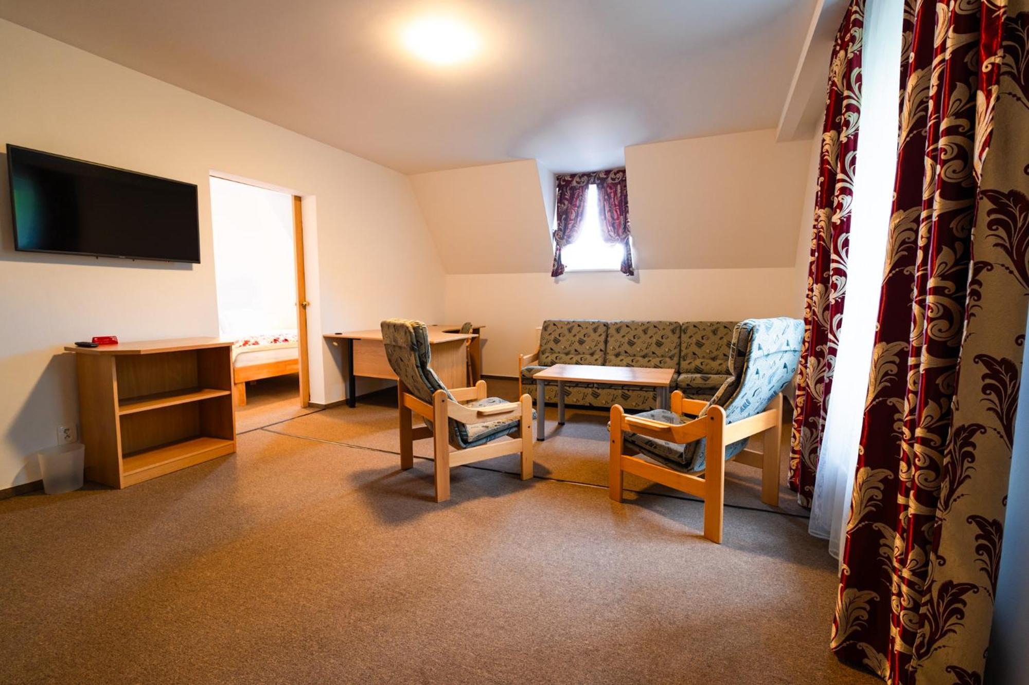 Hotel Mezni Louka Hrensko Bagian luar foto